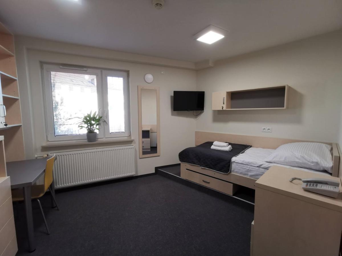 Ostello Dom Studencki Zaulek Cracovia Esterno foto